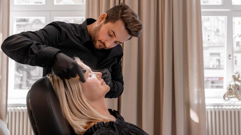 Sanfte Laser-Hauterneuerung für mehr Glow, feinere Poren und ein ebenmäßigeres Hautbild.